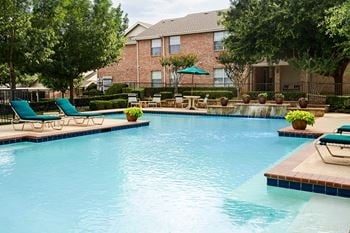 Sparkling swimming pool